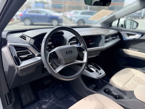 Used 2024 Audi Q4 e-tron Premium Plus image 12
