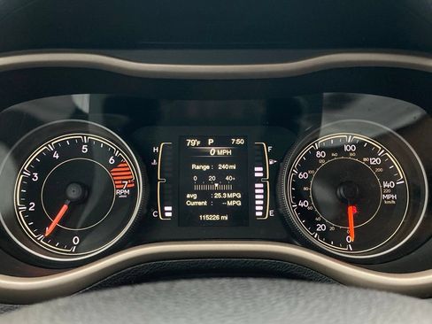 Used 2017 Jeep Cherokee Sport FWD image 16
