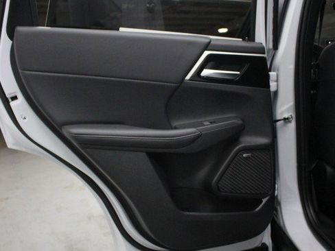 New 2026 Mitsubishi Outlander SE image 26