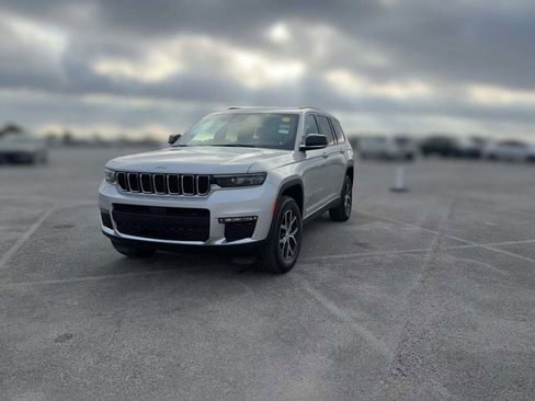 New 2025 Jeep Grand Cherokee L Limited image 3