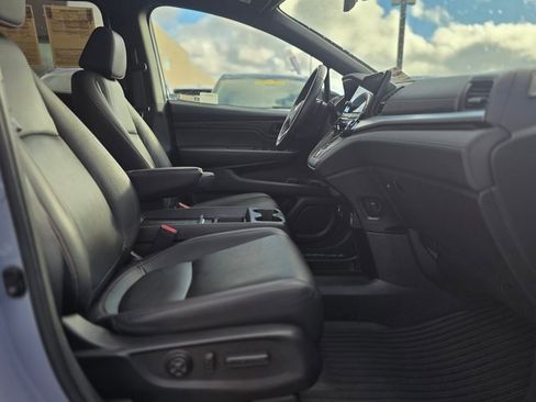 Used 2023 Honda Odyssey Sport image 9