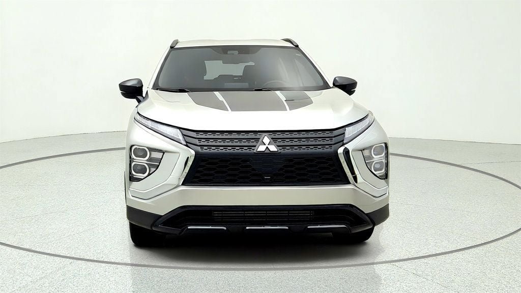 Used 2025 Mitsubishi Eclipse Cross AWD image 2