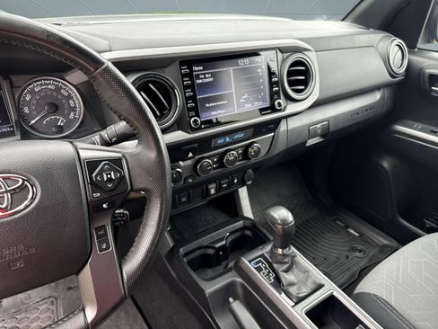 Used 2022 Toyota Tacoma TRD Off-Road image 26