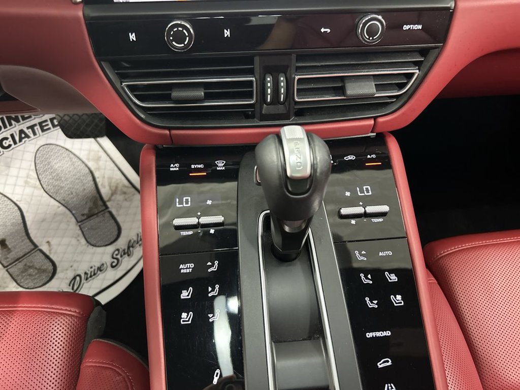 Certified 2023 Porsche Macan GTS AWD/4WD image 18