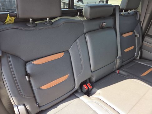 Used 2024 GMC Sierra 2500 AT4 w/ AT4 Premium Plus Package AWD/4WD image 24