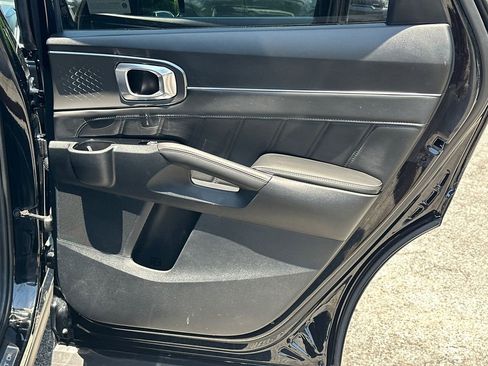Certified 2023 Kia Sorento SX AWD/4WD image 16