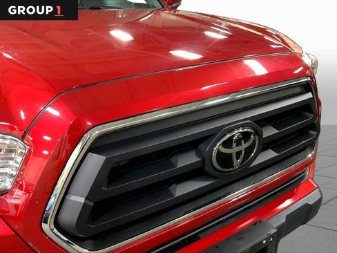 Certified 2021 Toyota Tacoma SR5 AWD/4WD image 30
