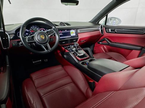 Used 2022 Porsche Cayenne GTS AWD/4WD image 32