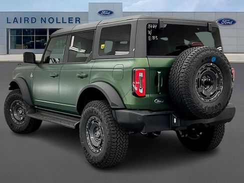 New 2025 Ford Bronco Outer Banks w/ Sasquatch Package AWD/4WD image 3