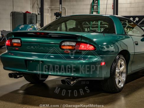 Used 1997 Chevrolet Camaro Z28 RWD image 46