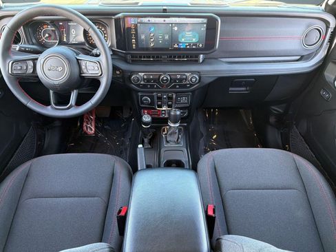 Used 2024 Jeep Wrangler Unlimited Rubicon w/ Convenience Group AWD/4WD image 15