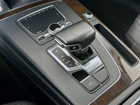 Used 2018 Audi Q5 2.0T Premium Plus w/ Premium Plus Package image 17