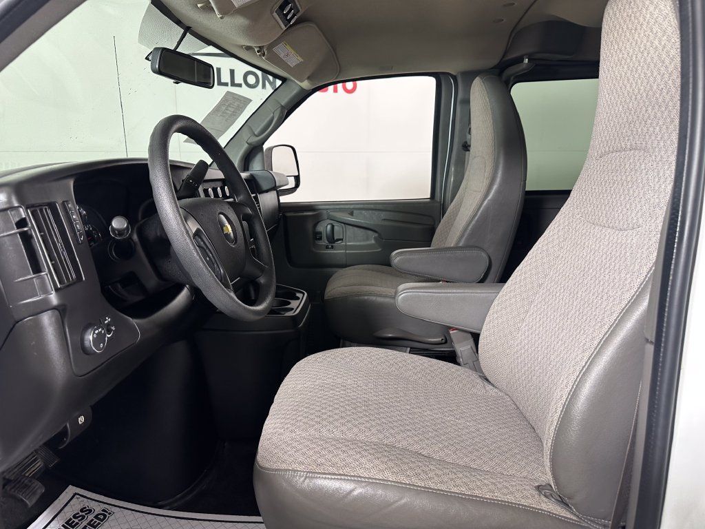 Used 2015 Chevrolet Express 3500 LT w/ LT Preferred Equipment Group RWD image 15