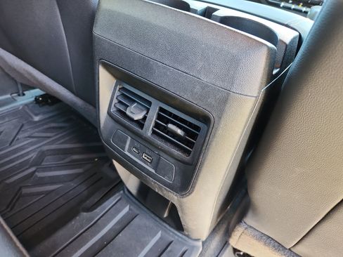 Used 2023 Chevrolet Colorado Z71 w/ Z71 Convenience Package 2 AWD/4WD image 31