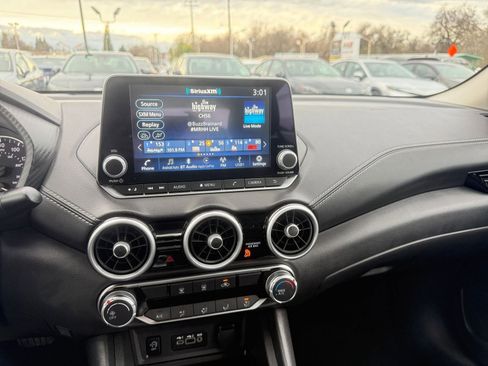 Used 2025 Nissan Sentra SV image 18