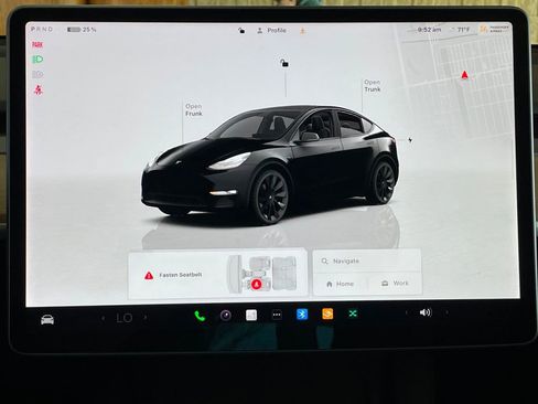 Used 2022 Tesla Model Y Long Range image 26