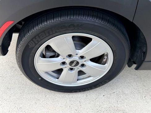 Used 2017 MINI Cooper 4-Door Hardtop image 12