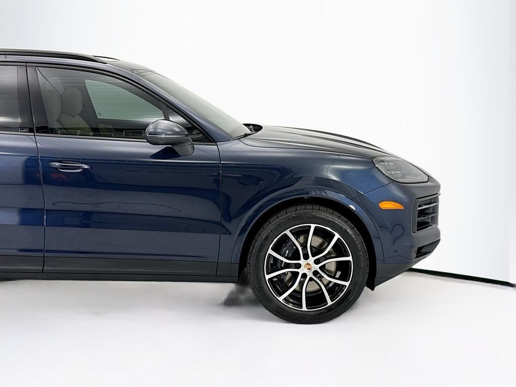 Used 2026 Porsche Cayenne AWD/4WD image 11