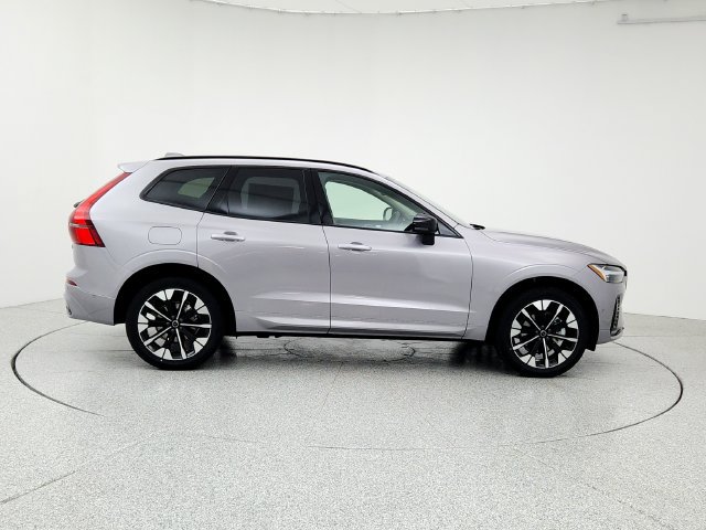 New 2026 Volvo XC60 B5 Plus w/ Protection Package Premier AWD/4WD image 4