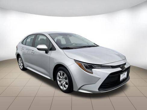 Used 2024 Toyota Corolla LE FWD image 1