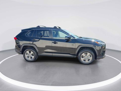 Used 2025 Toyota RAV4 XLE AWD/4WD image 9