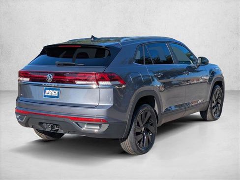 Used 2024 Volkswagen Atlas Cross Sport SE FWD image 5