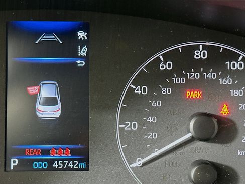 Used 2024 Toyota Corolla LE image 18