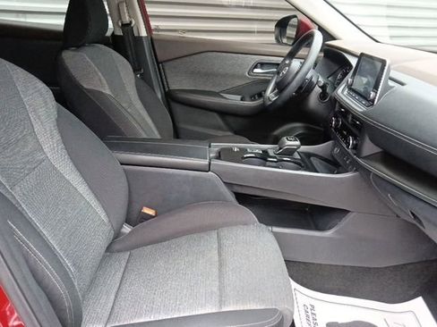 Used 2023 Nissan Rogue SV image 30