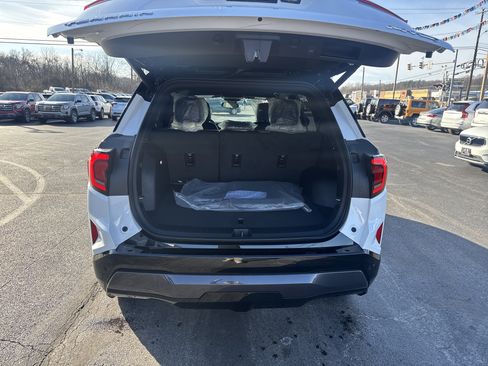 New 2026 GMC Terrain AT4 w/ LPO, Floor Liner Package image 5