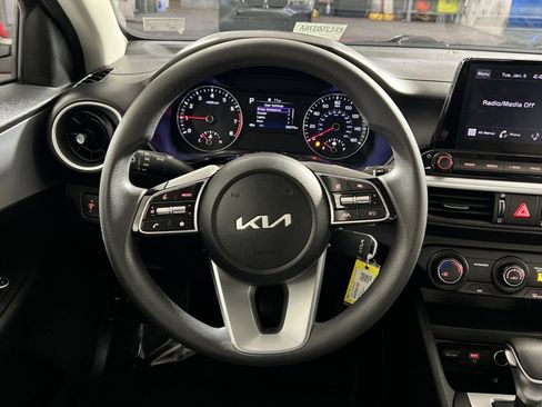 Used 2023 Kia Forte LXS w/ LXS Technology Package image 16