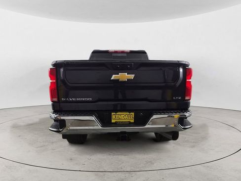 Used 2024 Chevrolet Silverado 2500 LTZ w/ LTZ Premium Package image 4