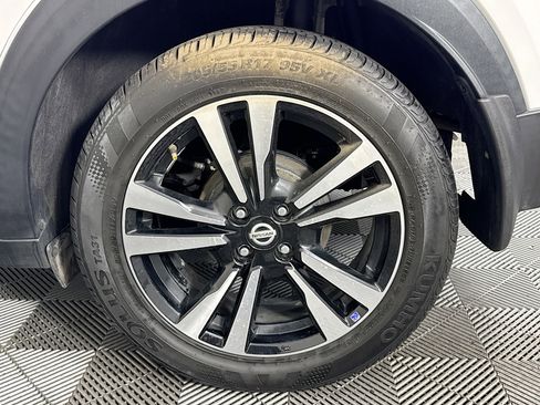 Used 2020 Nissan Kicks SV image 36