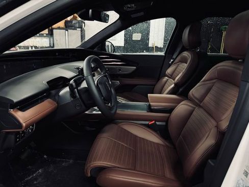 New 2026 Lincoln Nautilus Reserve w/ Jet Appearance Package image 16