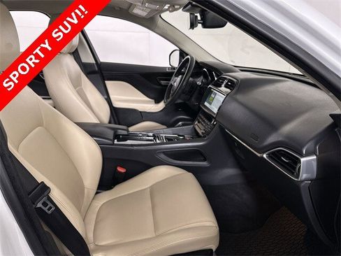 Used 2020 Jaguar F-PACE Premium image 29