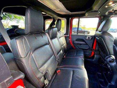 Used 2022 Jeep Wrangler Unlimited Rubicon w/ Dual Top Group AWD/4WD image 27