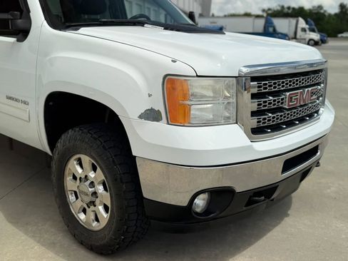 Used 2012 GMC Sierra 2500 SLE w/ SLE Preferred Package AWD/4WD image 6