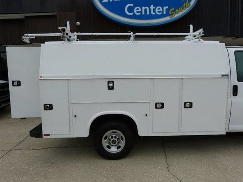 Used 2019 GMC Savana 3500 w/ Power Convenience Package RWD image 24