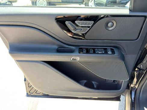 Used 2025 Lincoln Aviator AWD w/ Equipment Group 101A image 22