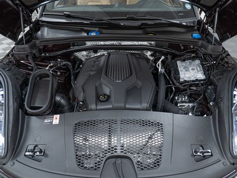 New 2026 Porsche Macan AWD/4WD image 12