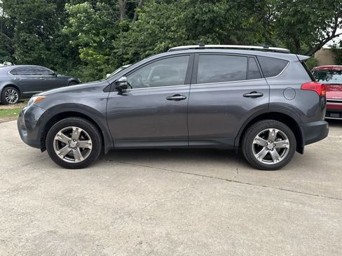 Used 2013 Toyota RAV4 XLE FWD image 3