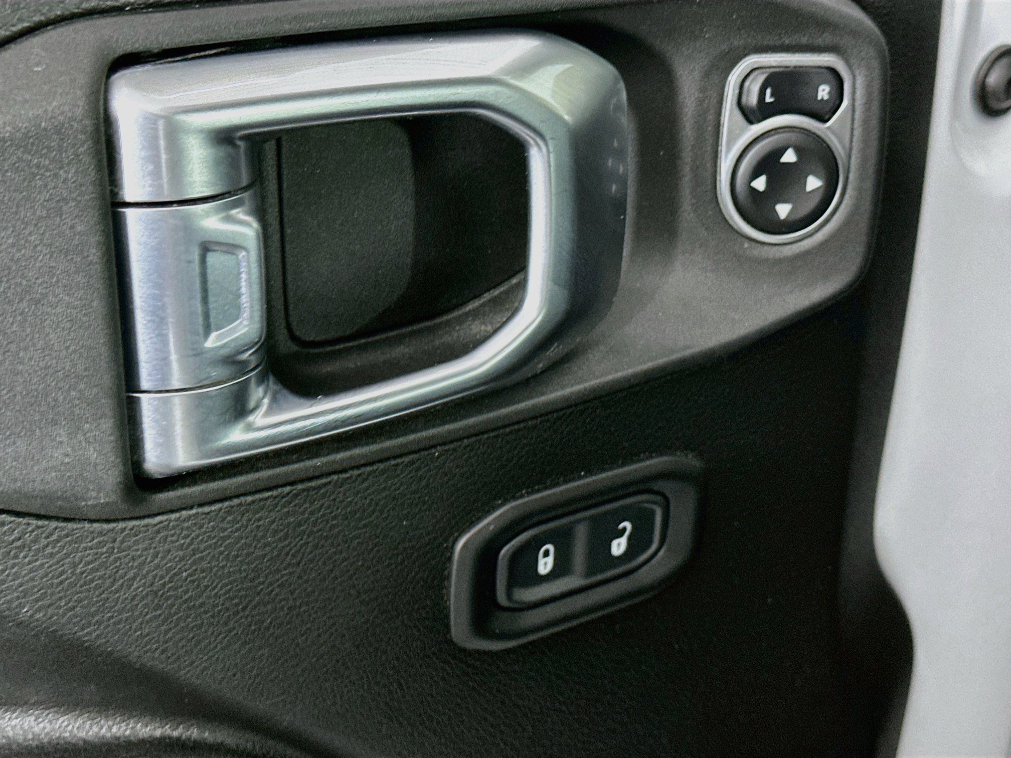 Used 2022 Jeep Gladiator Sport AWD/4WD image 15