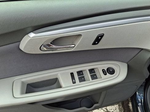 Used 2011 Chevrolet Traverse LS AWD/4WD image 18