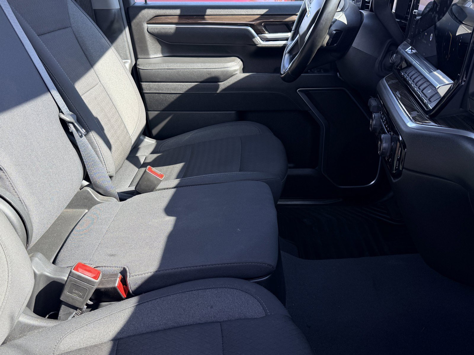 Used 2025 Chevrolet Silverado 2500 LT w/ Convenience Package AWD/4WD image 8