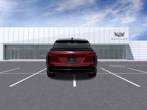 Used 2025 Cadillac Lyriq Luxury w/ LPO, Floor Liner Package AWD/4WD image 12
