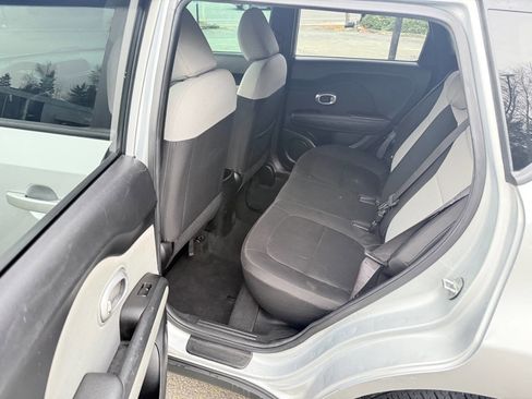 Used 2014 Kia Soul image 9