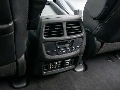 Used 2018 Honda Pilot Touring image 18