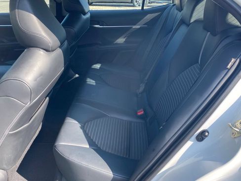 Used 2020 Toyota Camry SE FWD image 8