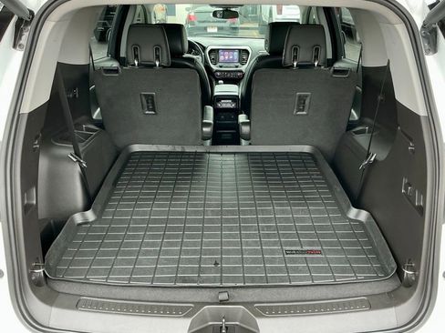 Used 2019 GMC Acadia SLT FWD image 18