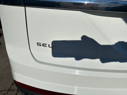 Used 2020 Volkswagen Atlas Cross Sport SEL image 9