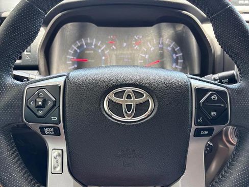 Used 2019 Toyota 4Runner SR5 AWD/4WD image 17